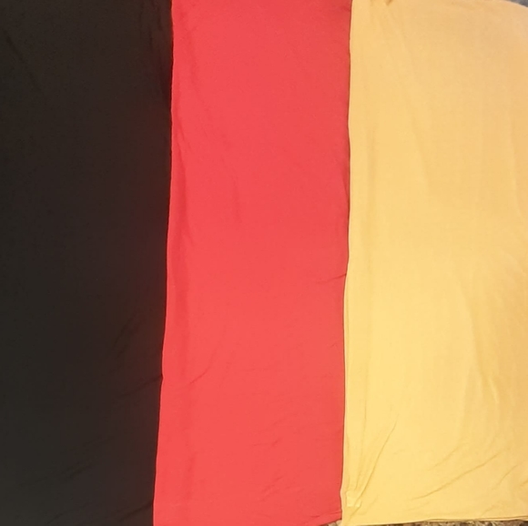 3 Sofia Vitali Infinity Scarves in Black, Red, and Beige - Picture 6 of 7